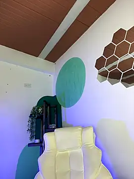 Snapshot of LollaByer chatting on September 28, 8:14 pm LollaByer online show from September 28, 8:14 pm