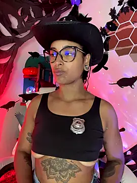 Snapshot of LollaByer chatting on October 15, 7:36 pm LollaByer online show from October 15, 7:36 pm