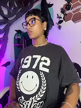 Snapshot of LollaByer chatting on October 24, 9:11 pm LollaByer online show from October 24, 9:11 pm