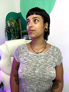 Snapshot of LollaByer chatting on November 26, 9:05 pm LollaByer online show from November 26, 9:05 pm