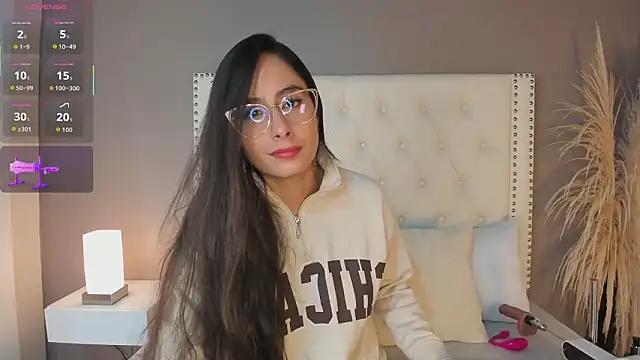 Snapshot of Julia_Martinez_ chatting on February 2, 11:31 am Julia Martinez online show from February 2, 11:31 am