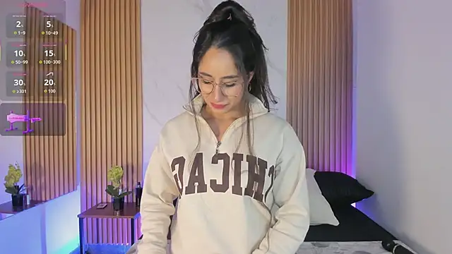 Snapshot of Julia_Martinez_ chatting on February 24, 11:41 am Julia Martinez online show from February 24, 11:41 am