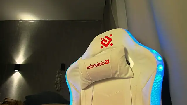 Kleo Godde online show from November 12, 4:35 am