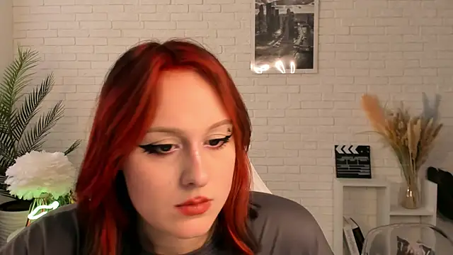 EdlaHatter online show from December 4, 9:51 am