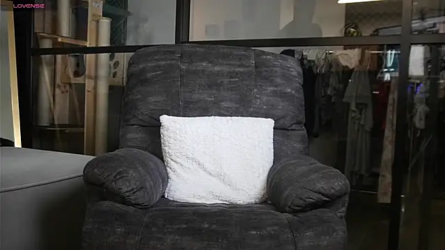 DimitriSullivan  online show from February 2, 3:10 am