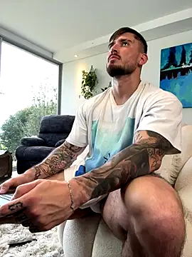 DimitriSullivan  online show from October 3, 9:23 pm