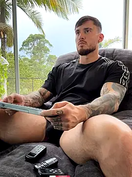 DimitriSullivan  online show from October 24, 5:53 pm