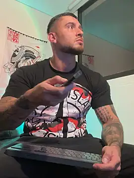DimitriSullivan  online show from May 25, 1:11 am