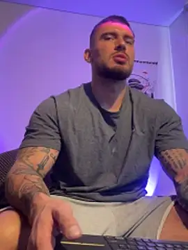 Snapshot of DimitriSullivan_ chatting on June 4, 2:45 pm DimitriSullivan online show from June 4, 2:45 pm