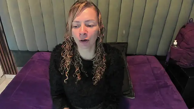Snapshot of alaha_evans chatting on May 3, 3:56 am alaha evans online show from May 3, 3:56 am