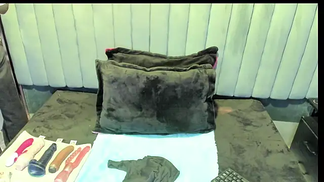 Snapshot of alaha_evans chatting on May 28, 3:37 am alaha evans online show from May 28, 3:37 am