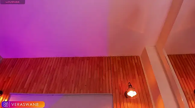 MoonSwan1 online show from December 7, 3:04 am