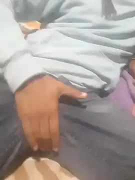 Snapshot of bandi-big-dick chatting on December 11, 7:25 pm bandi-big-dick online show from December 11, 7:25 pm