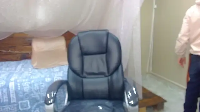 Snapshot of AndrewPherson chatting on February 14, 12:36 pm AndrewPherson online show from February 14, 12:36 pm