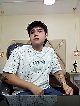 Snapshot of AndrewPherson chatting on April 15, 12:56 pm AndrewPherson online show from April 15, 12:56 pm