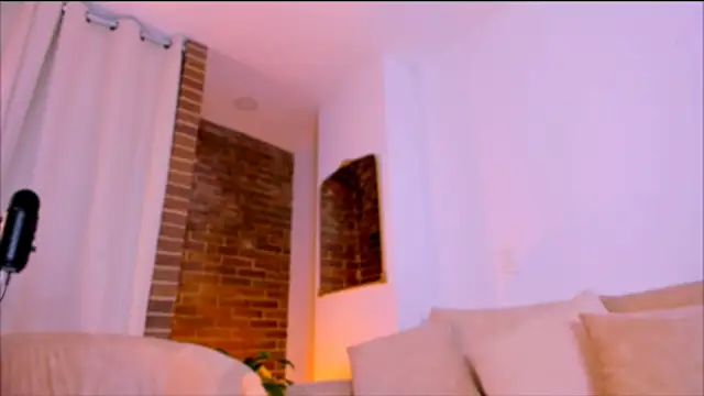 Snapshot of allana_franco chatting on February 21, 3:12 am allana franco online show from February 21, 3:12 am