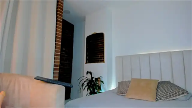 Snapshot of allana_franco chatting on February 20, 2:19 am allana franco online show from February 20, 2:19 am