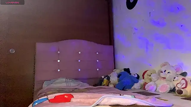 Snapshot of male_couper chatting on February 6, 1:21 am male couper online show from February 6, 1:21 am