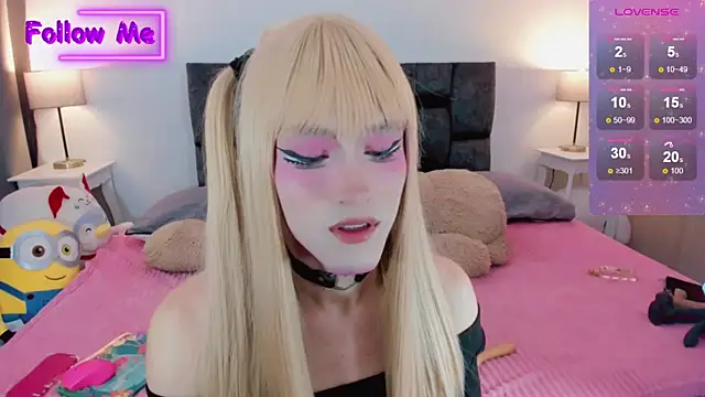 Snapshot of Kirmyy_ chatting on February 17, 12:43 am Kirmyy  online show from February 17, 12:43 am