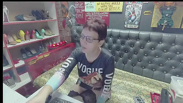 Lily4yourfun online show from December 20, 7:37 am