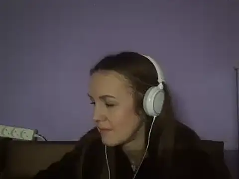 Snapshot of Milaniya261 chatting on February 20, 4:07 am Milaniya261 online show from February 20, 4:07 am