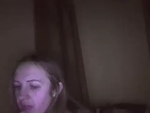 Snapshot of Milaniya261 chatting on February 22, 3:45 am Milaniya261 online show from February 22, 3:45 am