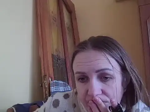 Snapshot of Milaniya261 chatting on February 22, 11:57 am Milaniya261 online show from February 22, 11:57 am