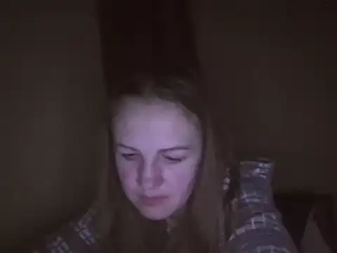 Snapshot of Milaniya261 chatting on February 23, 12:51 am Milaniya261 online show from February 23, 12:51 am