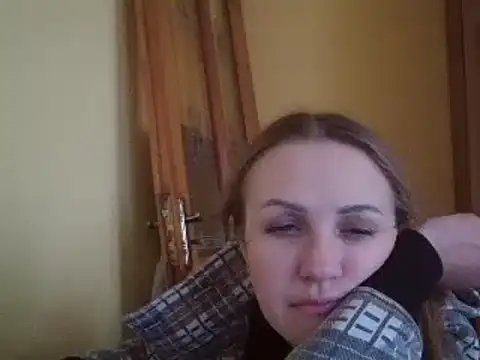 Snapshot of Milaniya261 chatting on February 24, 12:16 pm Milaniya261 online show from February 24, 12:16 pm