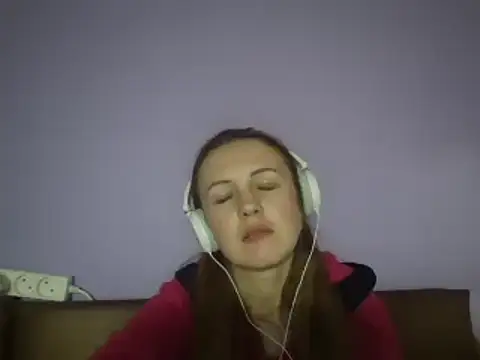 Snapshot of Milaniya261 chatting on March 4, 4:06 am Milaniya261 online show from March 4, 4:06 am