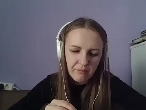 Snapshot of Milaniya261 chatting on March 7, 12:34 pm Milaniya261 online show from March 7, 12:34 pm