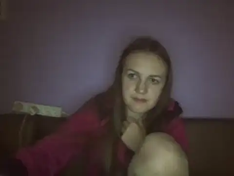 Snapshot of Milaniya261 chatting on March 16, 12:45 am Milaniya261 online show from March 16, 12:45 am