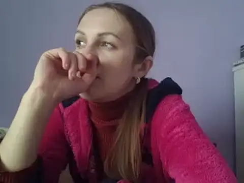 Snapshot of Milaniya261 chatting on March 17, 9:01 am Milaniya261 online show from March 17, 9:01 am