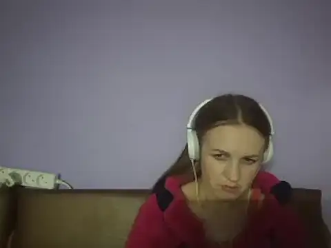 Snapshot of Milaniya261 chatting on March 18, 3:53 am Milaniya261 online show from March 18, 3:53 am