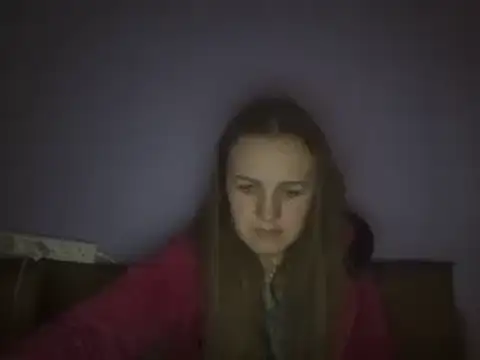 Snapshot of Milaniya261 chatting on March 19, 4:25 am Milaniya261 online show from March 19, 4:25 am