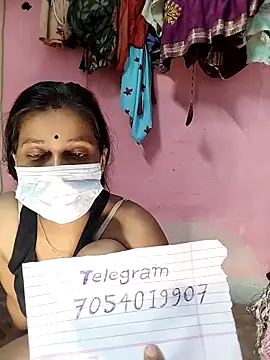 Snapshot of riyagupta5 chatting on September 15, 5:24 pm riyagupta5 online show from September 15, 5:24 pm