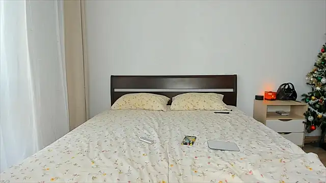 Xloe Queen online show from January 12, 9:47 am