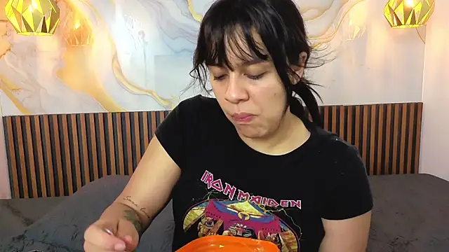 Snapshot of MelissaGilll chatting on February 27, 8:09 pm MelissaGilll online show from February 27, 8:09 pm