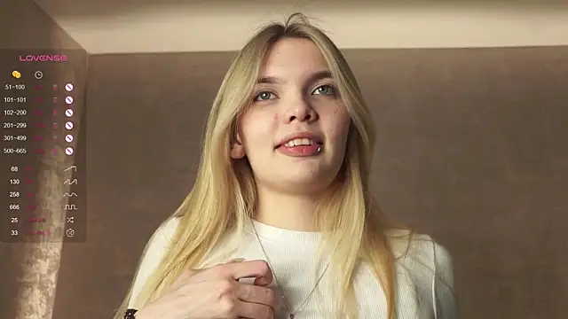 Snapshot of HildGalen chatting on December 15, 7:42 pm HildGalen online show from December 15, 7:42 pm