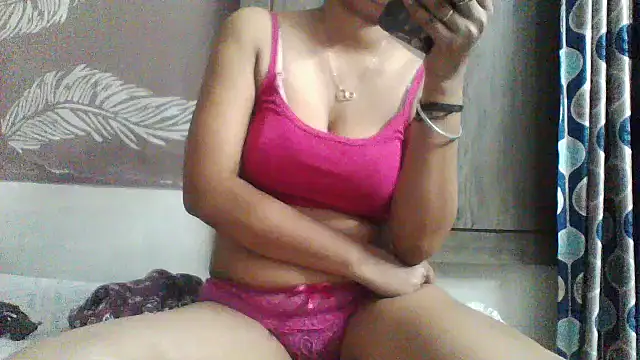 Snapshot of shalini_fire chatting on June 25, 10:31 am shalini fire online show from June 25, 10:31 am