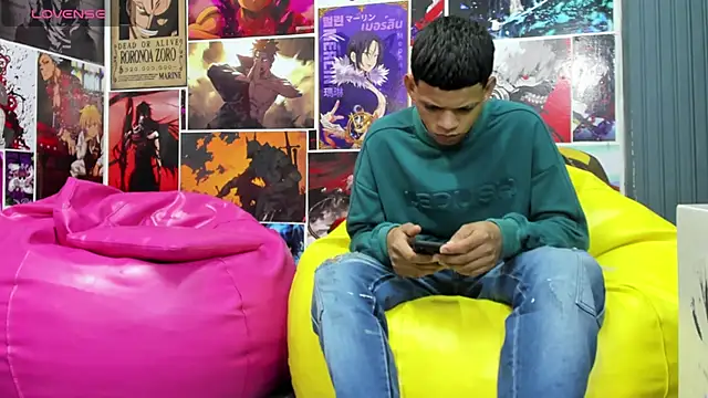 Snapshot of Jeffry_wolvess chatting on February 10, 12:29 pm Jeffry wolvess online show from February 10, 12:29 pm