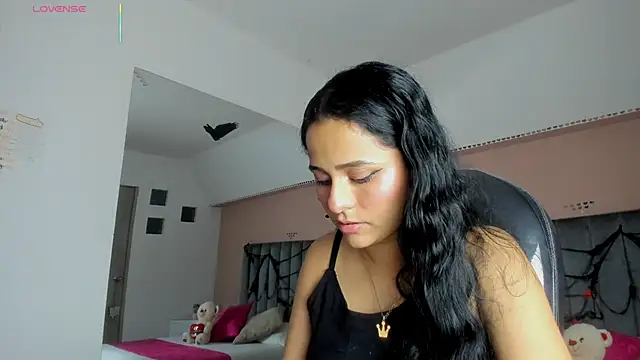 Giselle Roldan online show from October 18, 3:42 am