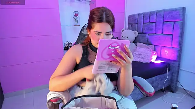 jisoo   online show from October 2, 12:34 pm