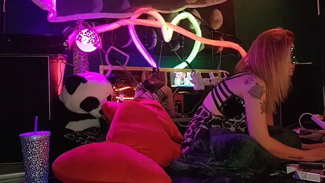 anonymouszN online show from February 11, 11:22 pm