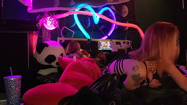 anonymouszN online show from February 14, 8:48 pm