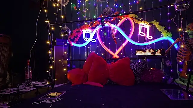 anonymouszN online show from February 12, 9:43 pm