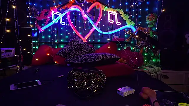 anonymouszN online show from April 16, 8:42 pm