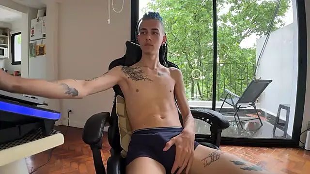 Snapshot of Den_BlueXx chatting on November 7, 4:51 pm Den BlueXx online show from November 7, 4:51 pm