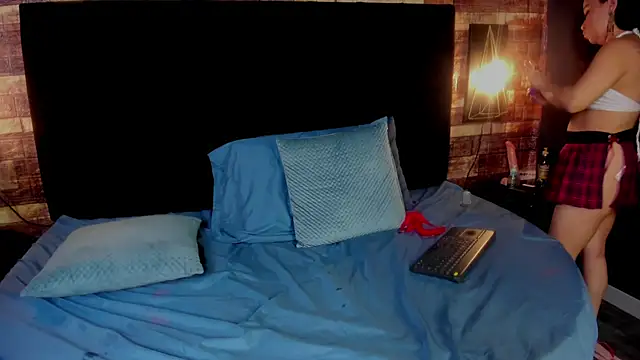 bella gibson online show from February 10, 2:37 pm