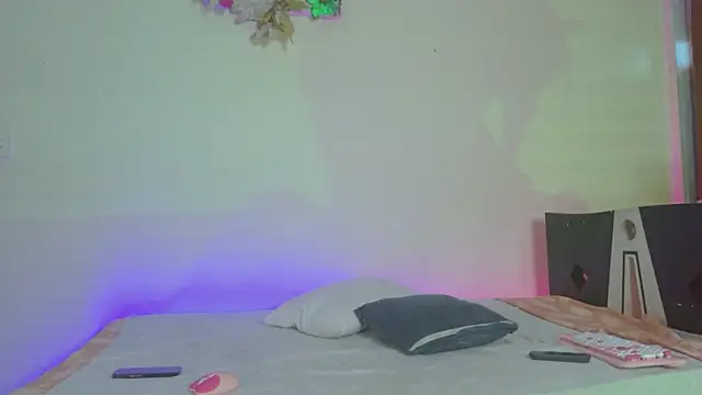 Little maeve online show from December 21, 9:44 pm